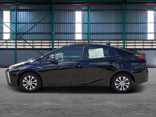 2021 Toyota Prius LE