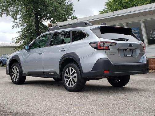 Ice Silver Metallic 2024 Subaru Outback Premium