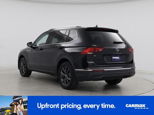 Black 2023 Volkswagen Tiguan SE