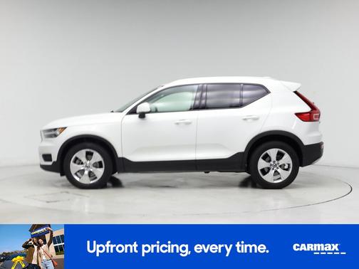 2020 Volvo XC40 T4 Momentum