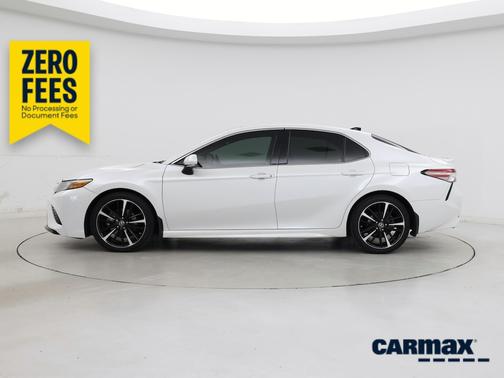 White 2018 Toyota Camry XSE