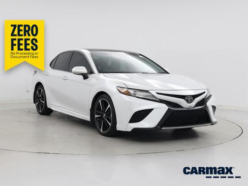 White 2018 Toyota Camry XSE
