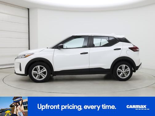 White 2024 Nissan Kicks S