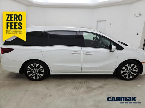 White 2025 Honda Odyssey Elite