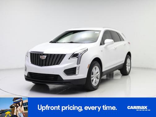 White 2024 Cadillac XT5 Luxury