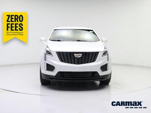 White 2024 Cadillac XT5 Luxury