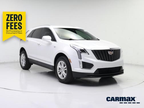 White 2024 Cadillac XT5 Luxury