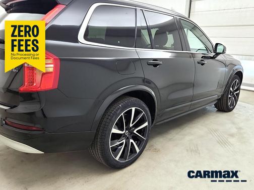 Black 2022 Volvo XC90 T6 Momentum