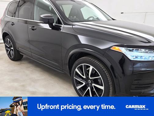 2022 Volvo XC90 T6 Momentum