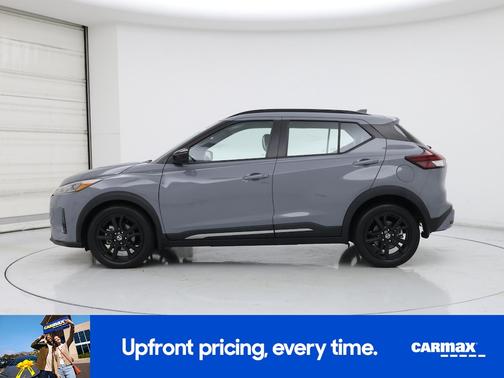 Gray 2021 Nissan Kicks SR