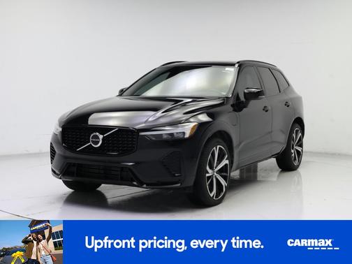 2023 Volvo XC60 Recharge Plug-In Hybrid T8 Ultimate Dark Theme