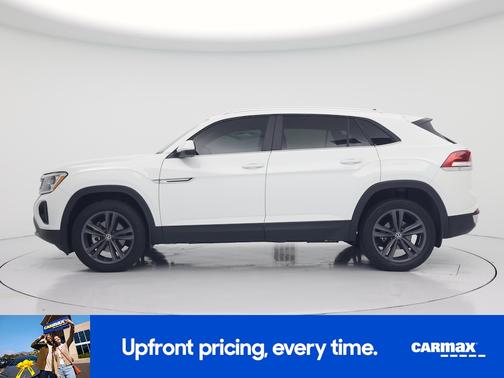 White 2024 Volkswagen Atlas Cross Sport SE w/Tech