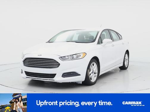 White 2016 Ford Fusion SE