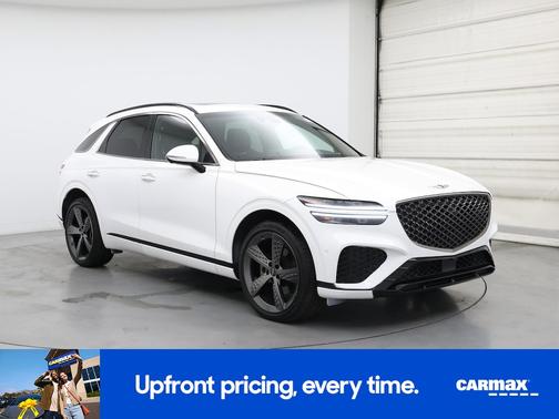 White 2022 Genesis GV70
