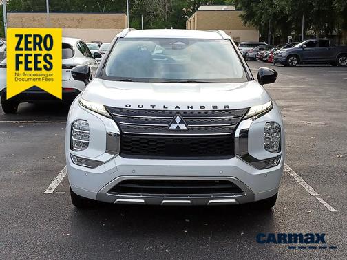 White 2024 Mitsubishi Outlander SEL