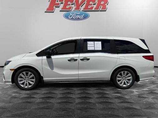 White 2019 Honda Odyssey LX