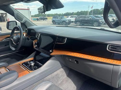 Bright White Clearcoat 2022 Jeep Grand Wagoneer SERIES II