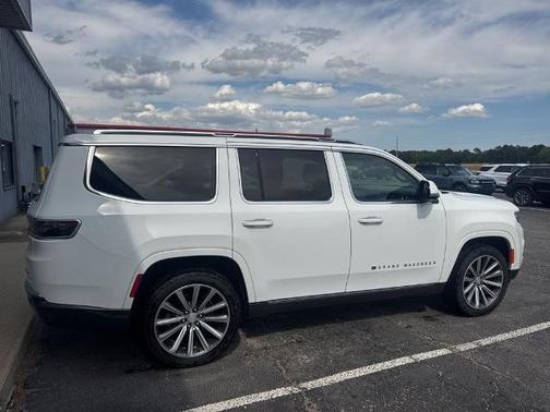 Bright White Clearcoat 2022 Jeep Grand Wagoneer SERIES II