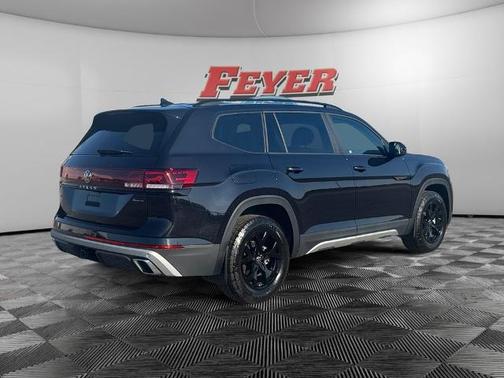 2024 Volkswagen Atlas 2.0T PEAK EDITION SEL