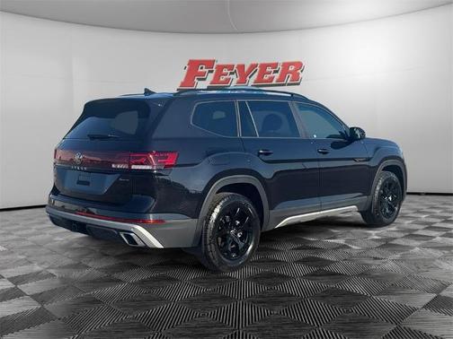 2024 Volkswagen Atlas 2.0T PEAK EDITION SEL