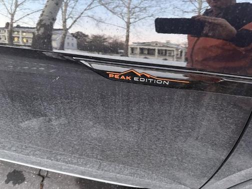 2024 Volkswagen Atlas 2.0T PEAK EDITION SEL