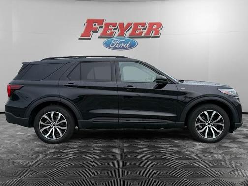 AGATE BLACK METALLIC 2025 Ford Explorer ST-LINE