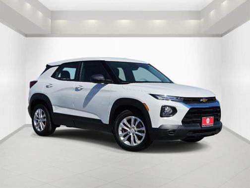 Summit White 2022 Chevrolet Trailblazer LS