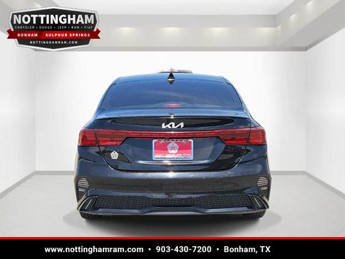 Aurora Black Pearl 2023 Kia Forte GT-Line