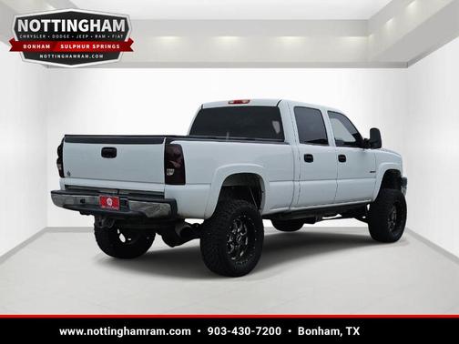 Summit White 2004 Chevrolet Silverado 2500 LS H/D Crew Cab
