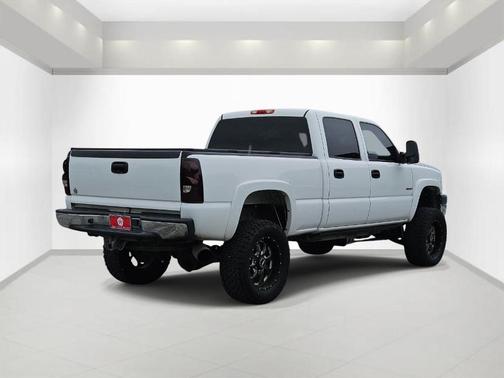 Summit White 2004 Chevrolet Silverado 2500 LS H/D Crew Cab