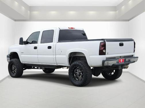 Summit White 2004 Chevrolet Silverado 2500 LS H/D Crew Cab