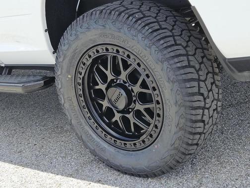 Bright White Clearcoat 2026 RAM 2500 Big Horn