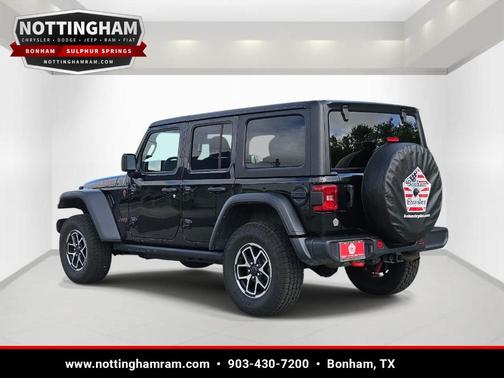 Black Clearcoat 2024 Jeep Wrangler Rubicon