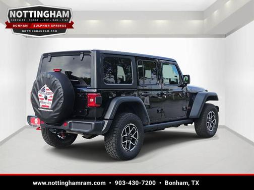Black Clearcoat 2024 Jeep Wrangler Rubicon