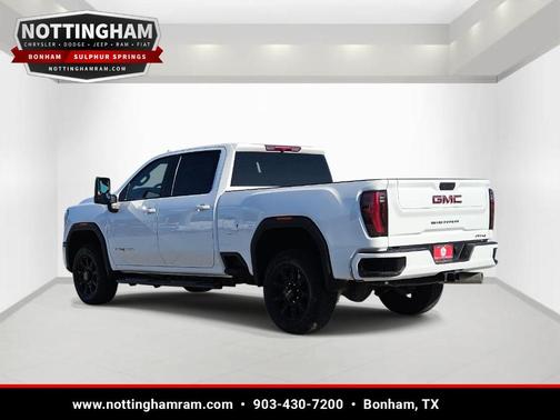 Summit White 2025 GMC Sierra 2500 AT4