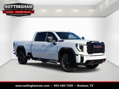 Summit White 2025 GMC Sierra 2500 AT4