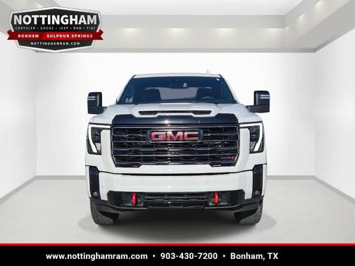 Summit White 2025 GMC Sierra 2500 AT4