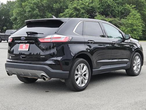 Agate Black 2023 Ford Edge Titanium
