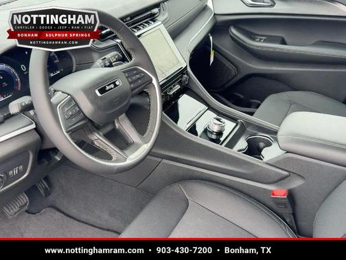 Diamond Black 2025 Jeep Grand Cherokee Laredo X