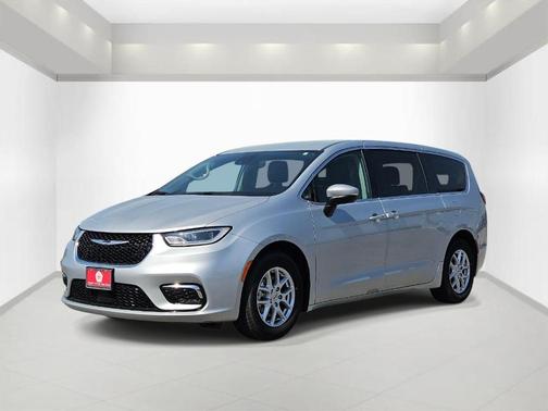 2023 Chrysler Pacifica Touring-L