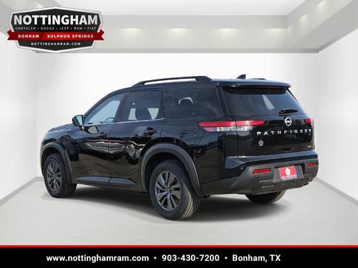 Black 2024 Nissan Pathfinder SV
