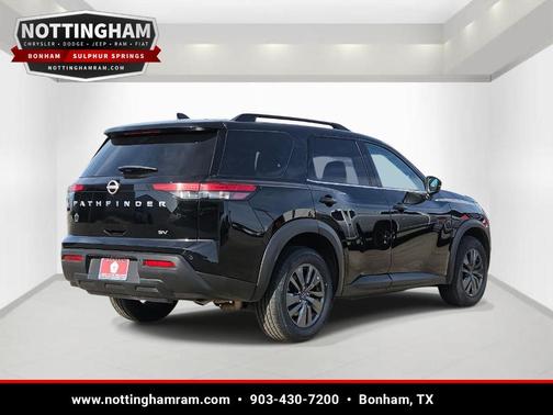 Black 2024 Nissan Pathfinder SV