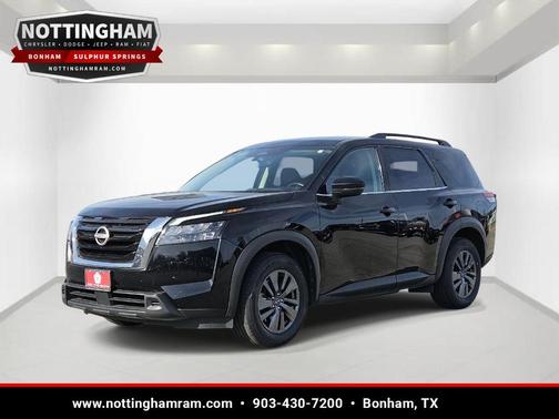 Black 2024 Nissan Pathfinder SV