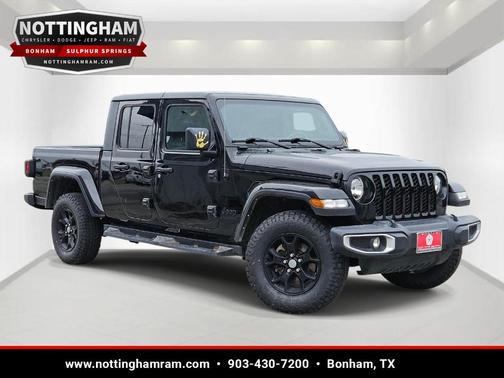 Black Clearcoat 2022 Jeep Gladiator Sport