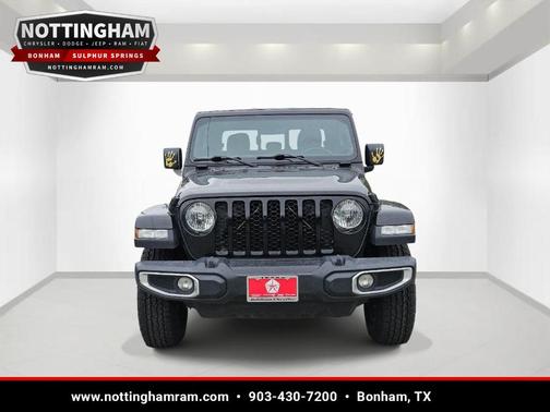 Black Clearcoat 2022 Jeep Gladiator Sport