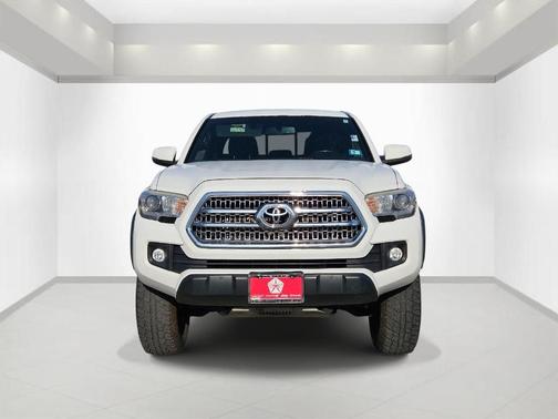 Super White 2017 Toyota Tacoma TRD Off Road