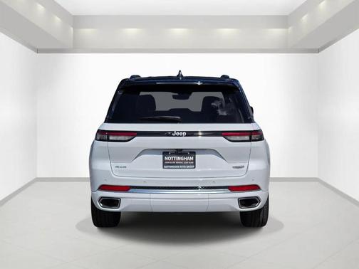 Bright White Clearcoat 2025 Jeep Grand Cherokee Summit