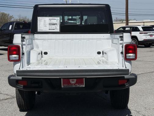 2026 Jeep Gladiator Sport