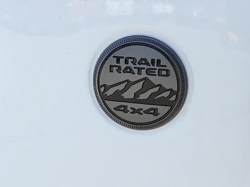Bright White Clearcoat 2025 Jeep Gladiator Sport