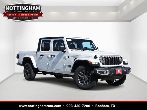 Bright White Clearcoat 2025 Jeep Gladiator Sport